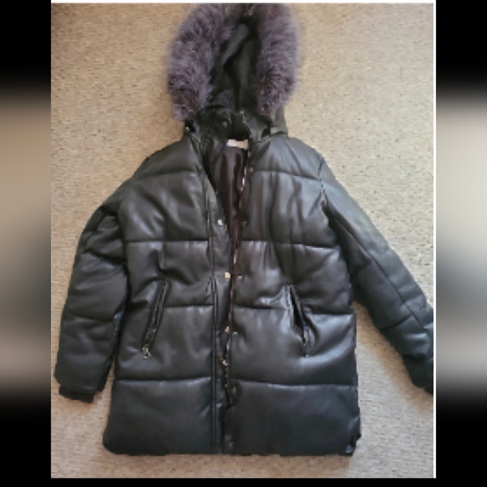 BLACK PUFFER JACKET  w/faux fur trimmed hood